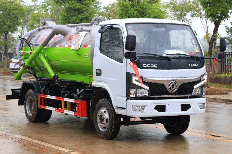 東風(fēng)小多利卡吸污車